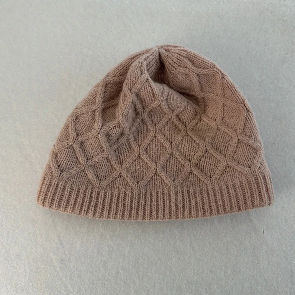 Patagonia Women Diamond Cable Knit Beanie Fuzzy Mauve Pink Wool Blend 28996 FA21